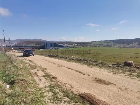 Bozüyük Yht İstasyon Yanı Ticari+konut İmarlı Arsa 2