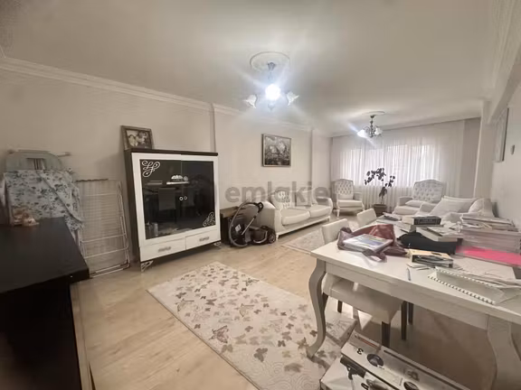 Emlak Fix'den Eşyalı 2+1 Merkezi Konum Kiralık 2