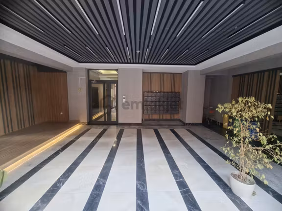 Ned Çiçeklide 4.5+1 210m2 E.banyolu Havuzlu,hamamlı 2