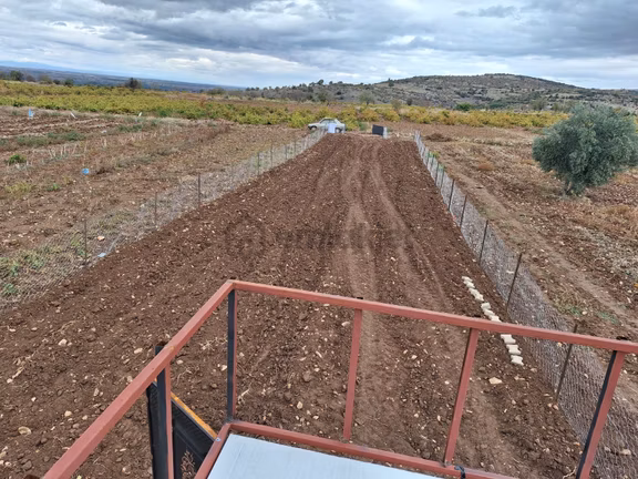 Denizli Çal Bahadınlar Konteyner Var,tel Örgü,köye 200mesaf 1
