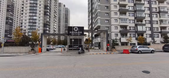 Referans Ankara Sitesinde Eşyalı Cam Balkonlu Kiralık 1+1 Daire 1