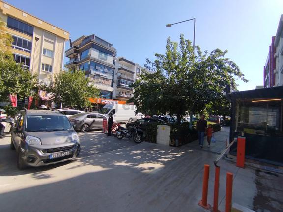 Gaziemir De İşlek Cadde Üzerinde Satılık Dükkan 2