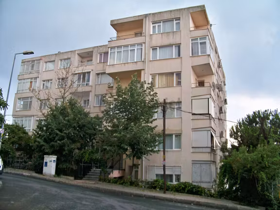 Gayrettepe Merkeze Çok Yakın 3+1 125 M2 Otoparklı Kombili Klimalı Balkonlu Ferah Yüksek Giriş Daire 1