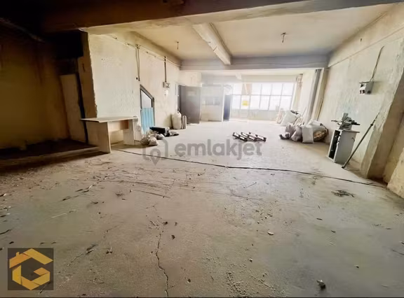 Siteler'de 175m 1. Kat Ön Cephe Cadde Üstü Kiralık Dükkan 1