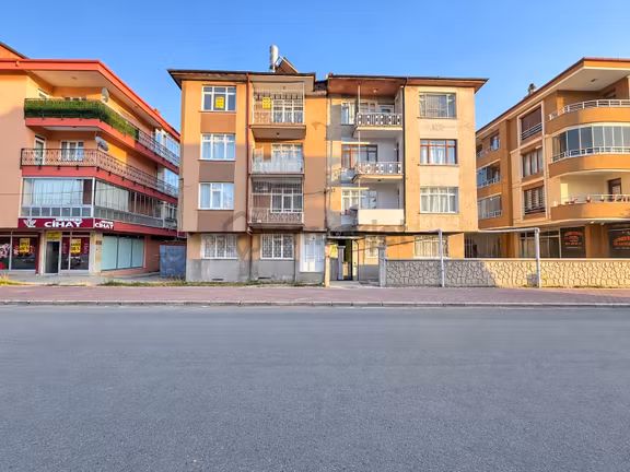 Fatih Işıklar Mahallesinde Yabancıya Uygun 4+1 Kiralık Daire 1