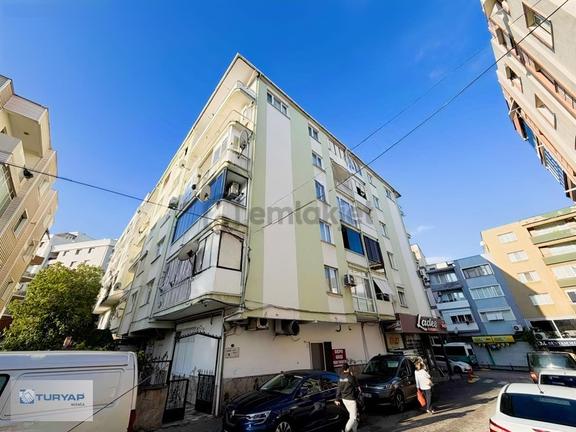 Aliağa Şehir Merkezinde Satılık 3+1 Asansörlü Daire 2