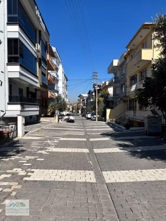 Klc Den Hasan Basri Çantay Mahallesinde Arakat 3+1 130 M² Daire 1