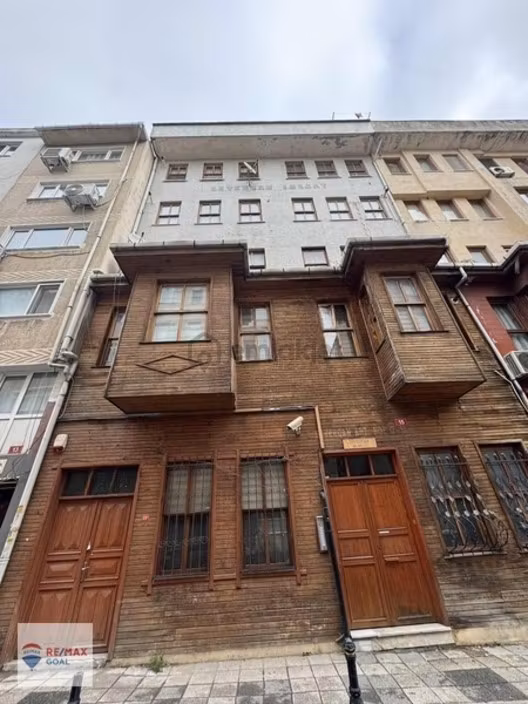 Kadıköy' Ün Merkezinde İçi Yenilenmiş Kiralık Daire 2