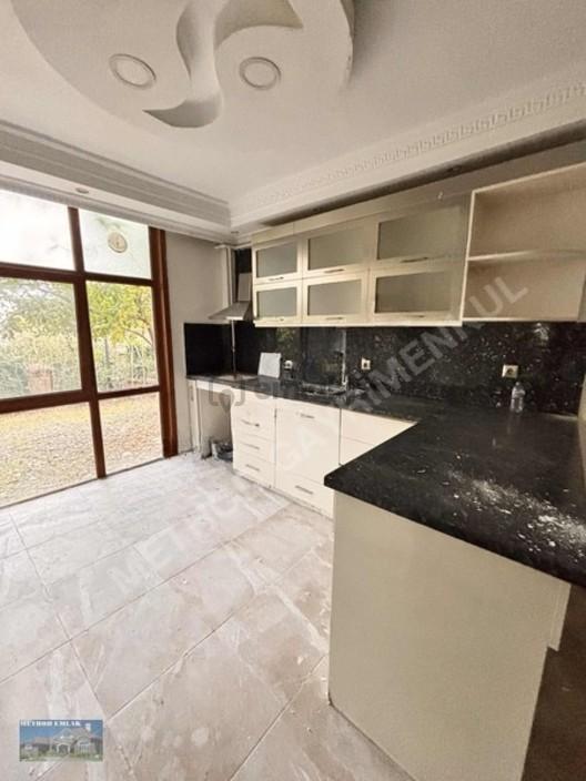 Bahçeşehir Boğazköy'de Satılık Villa 1