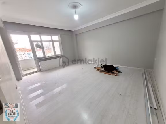 Üç Kardeşler'den 75.yıl Mh Satlık 2+1 Krediye Uygun Ara Kat Dai. 2