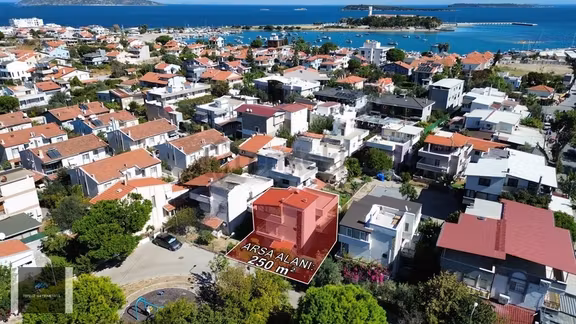 Urla Çeşmealtı Merkezde 4+1 Tam Müstakil Bahçeli Villa 2
