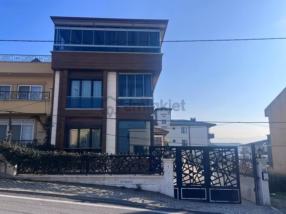 Yalova Çiftlikköy Bayraktepe De 4+2 Villa 1