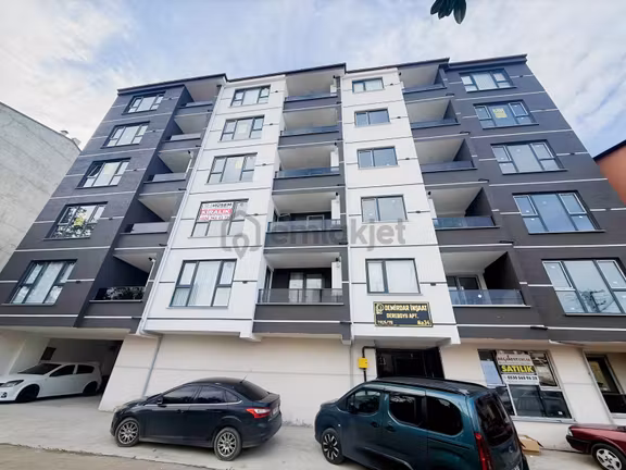 Hüsem Gayrimenkul'den Kiralık Sıfır 3+1 Daire 1
