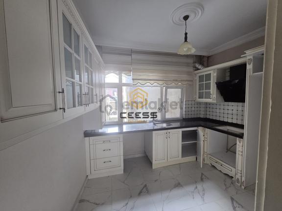 Yalı Mahallesinde Ana Cadde Üzerinde Kiralık 2+1 Daire 1