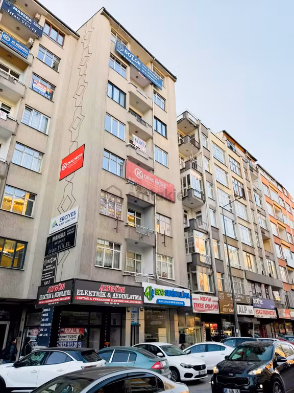 Fetanet Emlaktan İstasyon Caddesinde Yapılı 4+1 Odalı 1