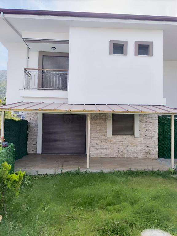 Hsn Emlaktan Guzelcamda Satılık Geniş Villa 1