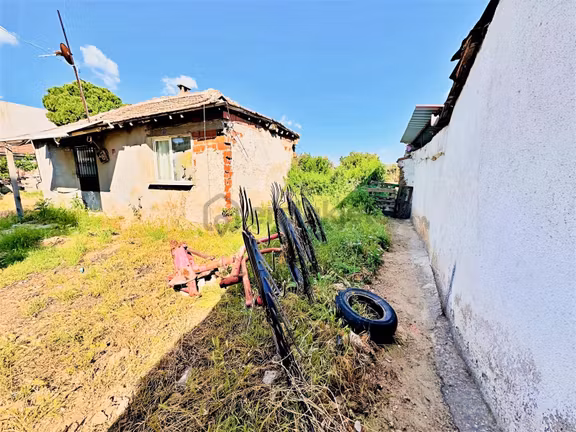 Edremitte Tek Yetki Gültaş Emlaktan Satılık 150 M² 2 Kat İmarlı 2