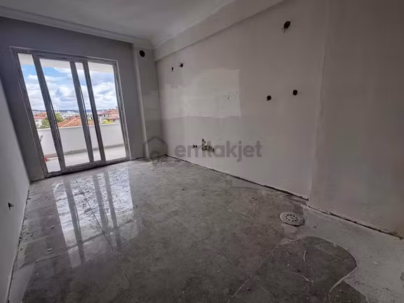 Truva Onur Gündüzcü'den Mutfak Ayrı Sıfır Satılık 2+1 Daire 2