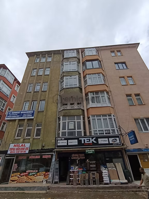 Yakamoz'dan Merkezde Bakımlı 3+1 Kiralık Daire 2