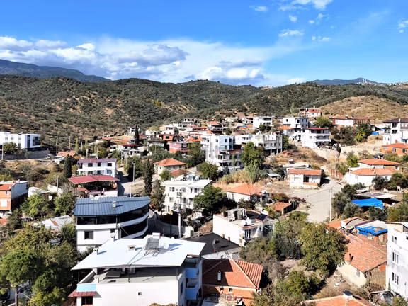 Edremit'te Gültaş Emlaktan Satılık İmarlı Arsa 96m² Köy İmarlı 2