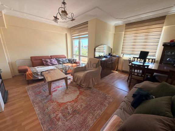 75 Yıl Mahallesi 2+1 90 M2 3 Katlının 3 Katı Özelikli Petek Kombili Balkonlu 2