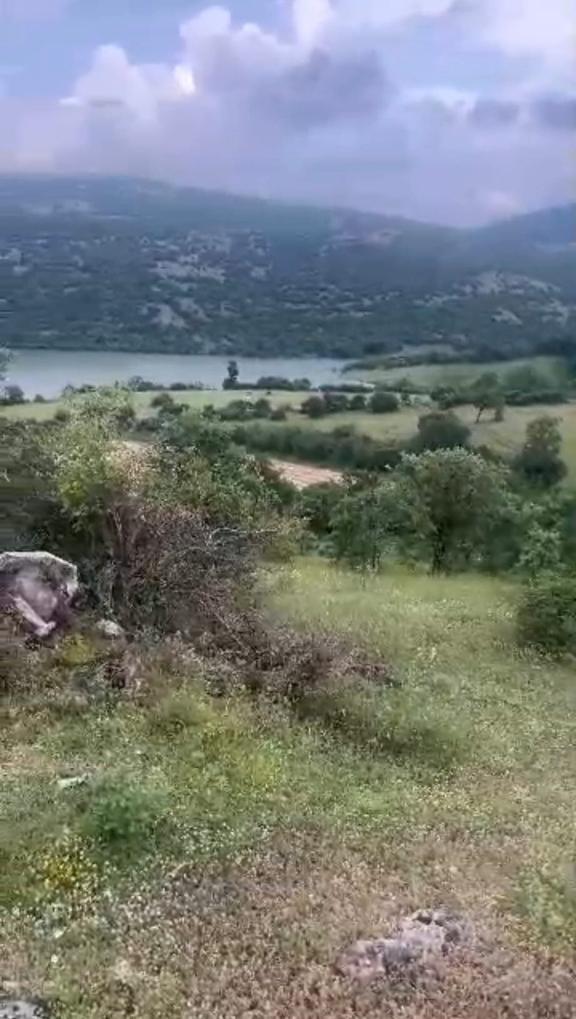 Balcity-altıeylül | Bayat'ta Resmi Yola Cephe Gölet Manzaralı Satılık Tarla 1
