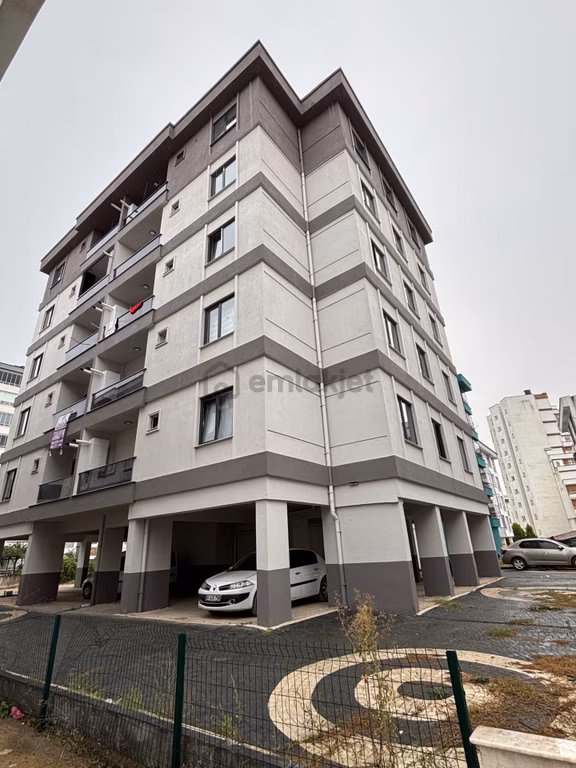 Cumhuriyet Mah. Dört Yol Yakını Kiralık Lüks 50 M2 1+1 Daire 1