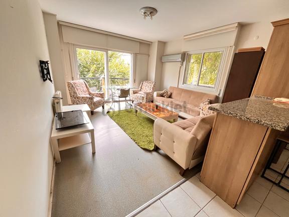 Alsancak Şair Eşref Bulvarında 1+1 60m2 Temiz Bakımlı Eşyalı Kiralık Daire 2