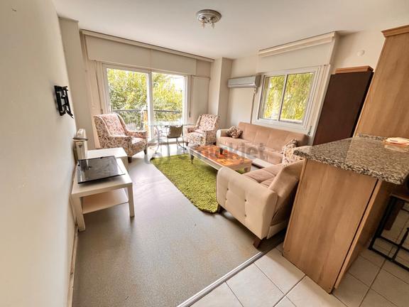 Alsancak Şair Eşref Bulvarında 1+1 60m2 Temiz Bakımlı Eşyalı Kiralık Daire 1