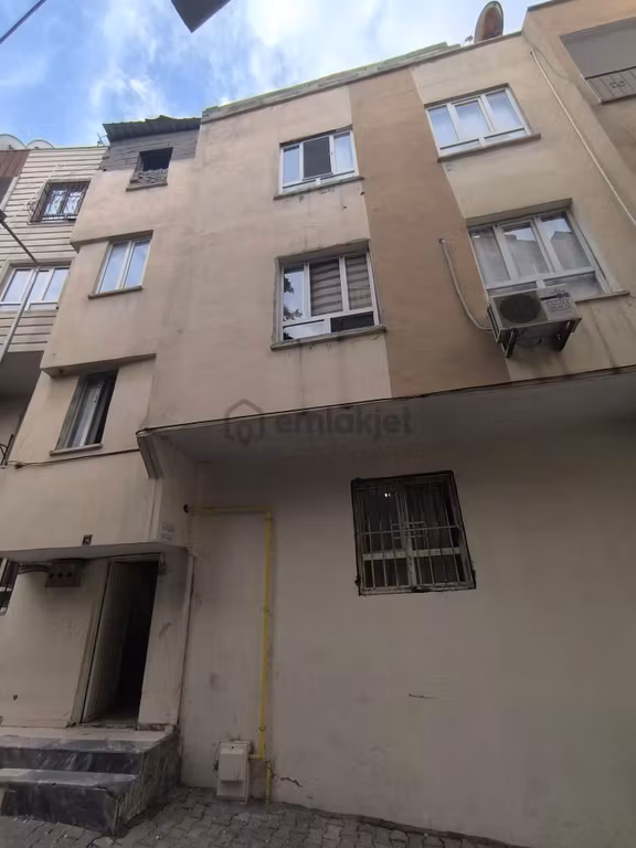 Ahmet Yesevi Mahallesi'nde Satılık Temiz Ve Ferah Yüksek Giriş Daire+dükkan 1