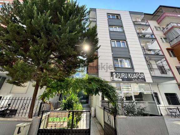 Hafsa Sultan Mahallesi’nde 3+1 Kiralık Daire 1
