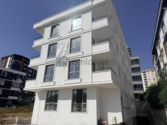 İlkadım Kalkancıda Bahçe Balkonlu 1+1 Fırsat Daire! 1