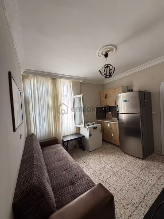 Adana Seyhan Barajyolu'nda Eşyalı Açık Otoparklı 1+1 Temiz Daire 1