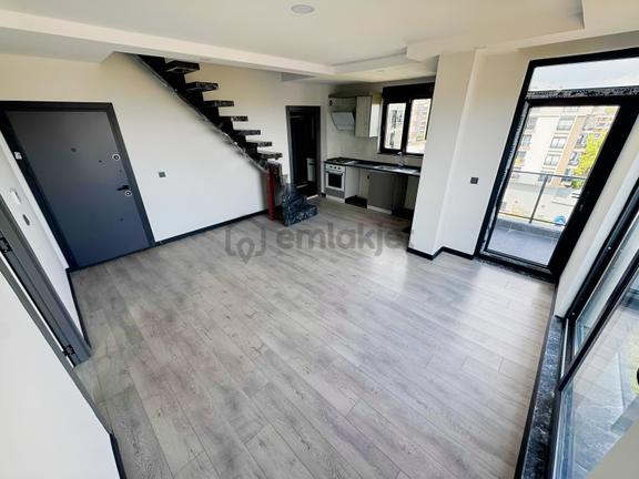 Fevziçakmak Mahallesi Site İçi 2+1 Lüks Satılık Dubleks Daire 1
