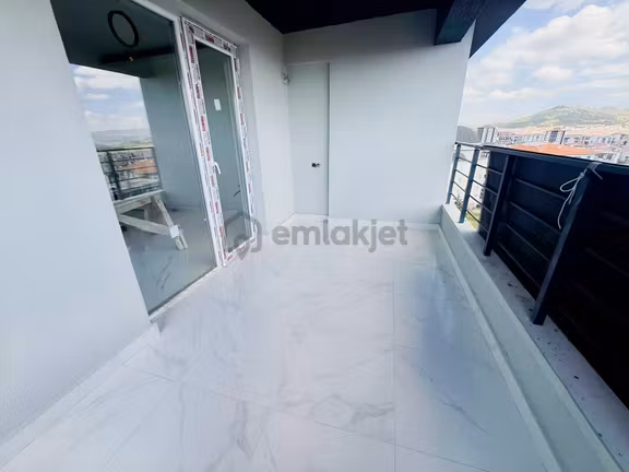 Başpınar Ş.ismail Kocaer Caddesinde 3.kat 3+1 Kiralık Daire 2