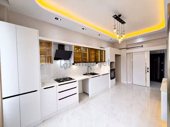 Fıstıklık'ta Giyinme Odalı Yerdn Isıtma Şık Ve Modern U.lüx3.5+1 1