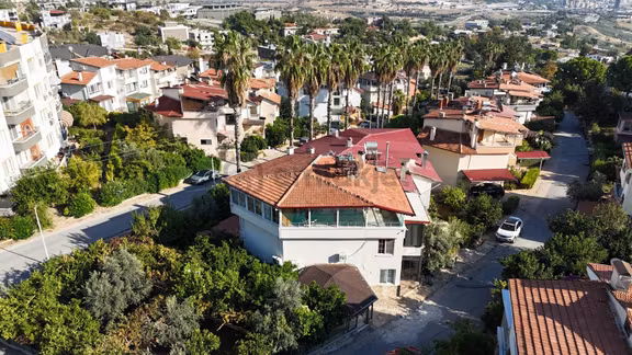 Toroslar Buluklu Esenkent Villa Sitesinde Köşe 6+1 Triplex Villa 1