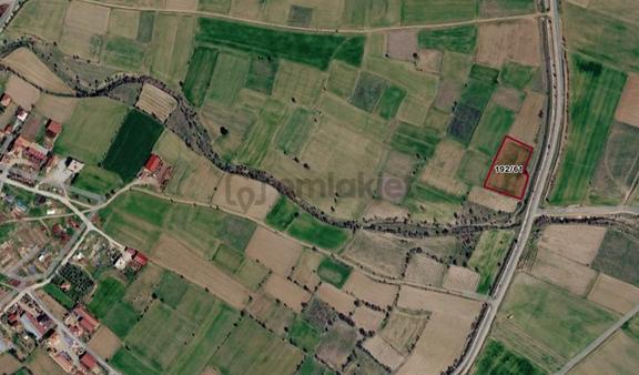 Lobby Fortis'den Çivril Sarılar'da Sulama Kanalına Bitişik Tarla 2
