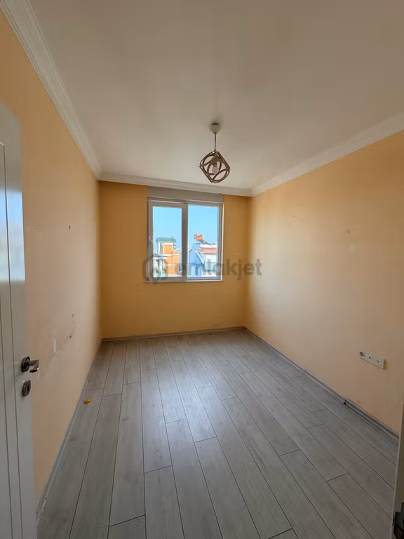 Aydoğmuş Mahallesi'nde 2+1 Şehir Manzaralı Kiralık Daire 2