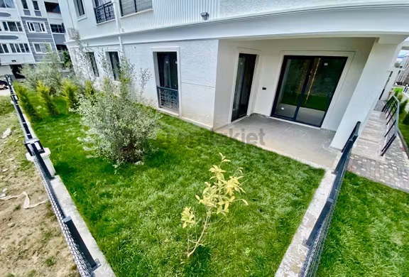 ꧁ay Emlaktan꧂oksijen Deposu Zeytinli'de Bahçe Kullanımlı Müstakil Tadında Satılık 1+1 Şık Daire 1