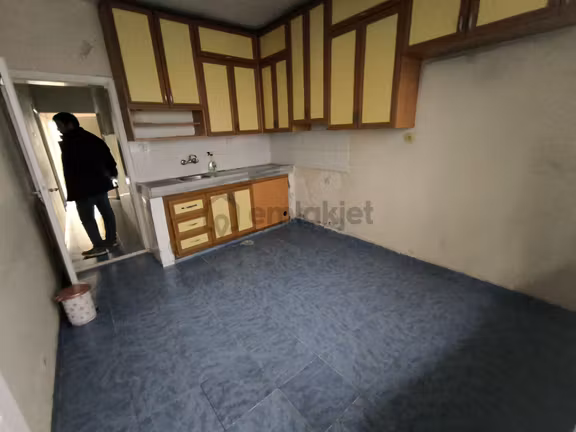 Kurtuluş Mahallesi 3+1 Zemin Kat Kiralık Daire 1