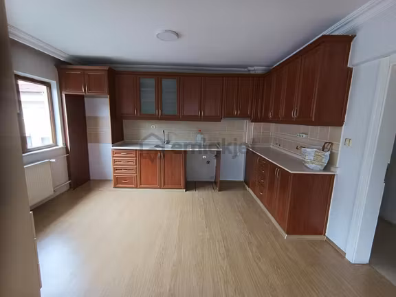 Ender Uysal Gayrimenkulden Kınıklı Da Mükemmel Konumda Manzaralı 3+1 Kiralık Geniş Daire.. 1