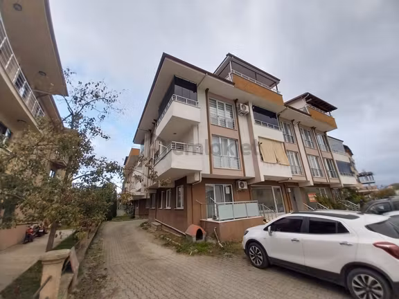 Düzce Aziziye Mahallesinde Hastaneye Yakın Satılık 2+1 Daire 1