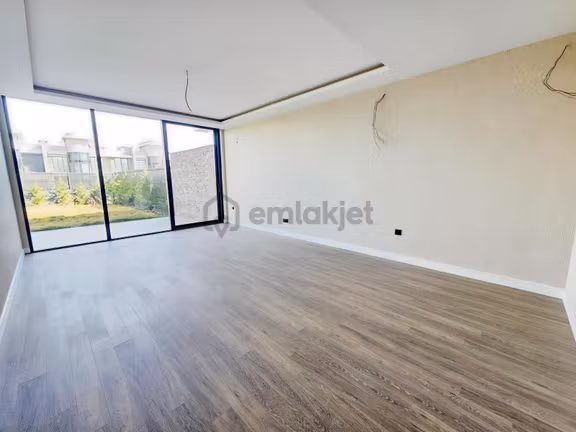 Buhara Mah. Müstakil Tadında Lüks 7+1 Asansörlü Bahçeli Villa 2