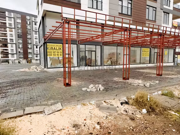 50 Metre Yol Üzeri Kiralık Büyük Dükkan 1