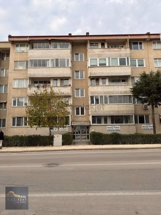 Ana Cadde Üzeri Ara Kat 3+1 Kiralık Daire 1