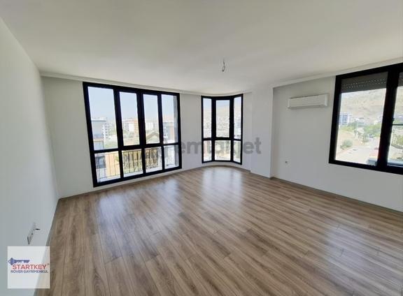 Çiğli Uğur Mumcu Mh. 2+1, Arakat, Kapalı Mutfak, D. Gazlı 2
