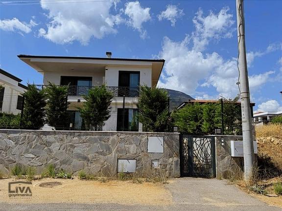 Liva Gayrimenkulden Başkarcıda Satılık Lüks Villa 1