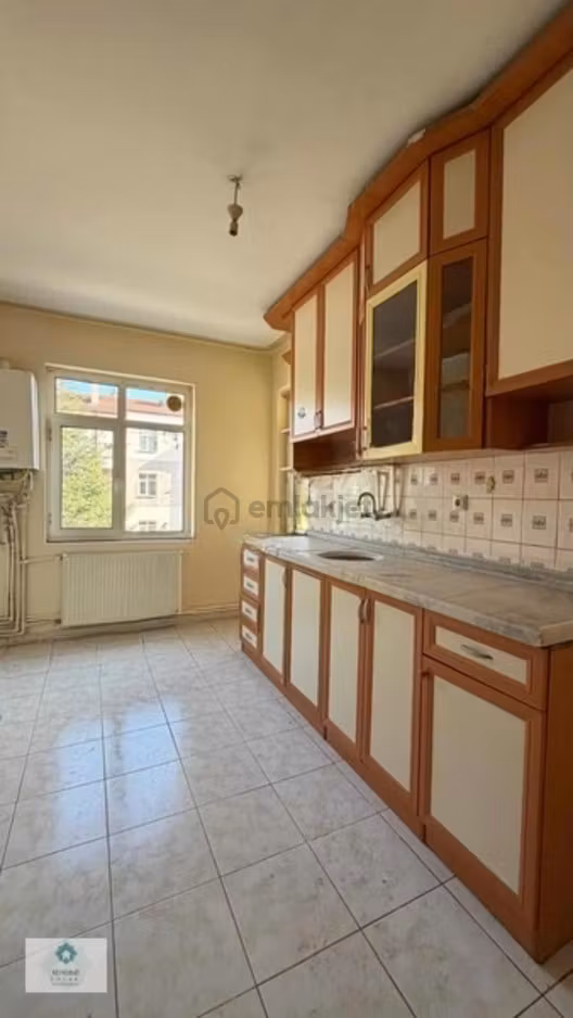 Selçuk Üniversitesine Yürüme Mesafesinde Bakımlı Kiralık Daire 2