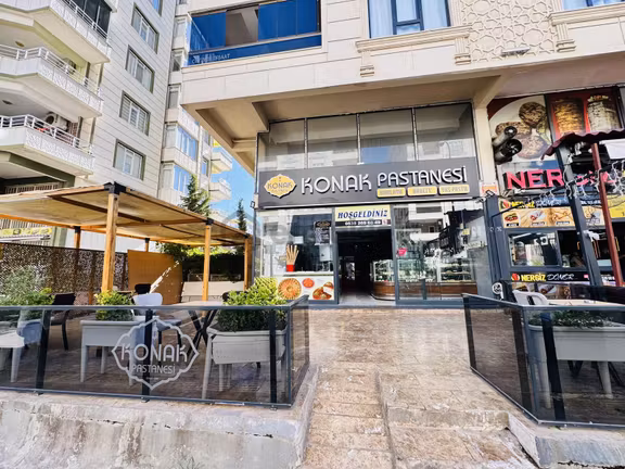 Karşıyakada Hazır Kurulu Devren Kiralık Uygun Pastane 1